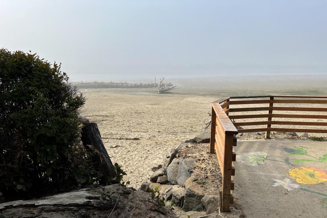 Villa Coastal Calm Lincoln City Esterno foto